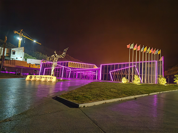 城市亮化是现代城市建设的重要组成部分,它不仅可以美化城市的夜景,还能提升城市的整体形象。随着科技的不断进步,城市亮化也得到了更多的关注和创新。本文将介绍一些关于城市亮化的创意和技术,帮助读者了解城市亮化的重要性以及如何进行尖扎城市亮化的规划和实施。 城市亮化是现代城市建设的重要组成部分,它不仅可以美化城市的夜景,还能提升城市的整体形象。随着科技的不断进步,城市亮化也得到了更多的关注和创新。本文将介绍一些关于城市亮化的创意和技术,帮助读者了解尖扎城市亮化的重要性以及如何进行尖扎城市亮化的规划和实施。