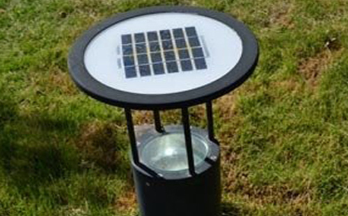 别墅庭院氛围营造：尖扎草坪灯选型与布光技巧